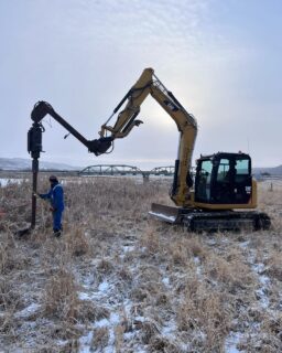 We run into some neat little projects here and there. It’s not about the amount of piles installed that keeps life interesting, it’s about the ones that keep you interested in keeping on! From installing piles for AB Ag branch for signage, to using the excavator to pull the truck up the hill once the job is done! #screwpiles #signage #keepinlifeinteresting #screwpilefoundations #highway #lakeside #yeg #alberta #construction